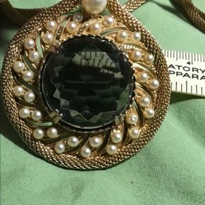 Beautiful pendant pearls looking glass necklace